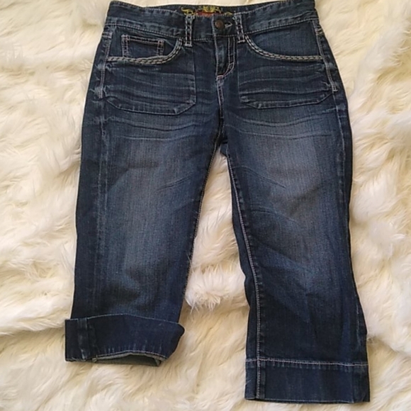 Maurices Denim - #1174 Maurice's Dark Wash Capris sz 5/6